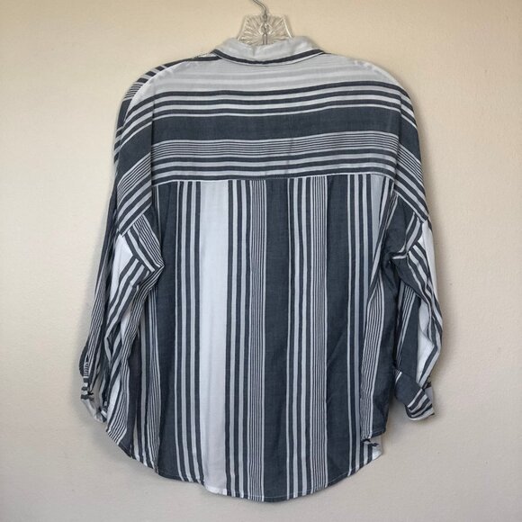 ALWAYS AND FOREVER Gray & White Button-Up Shirt S - Picture 2 of 8